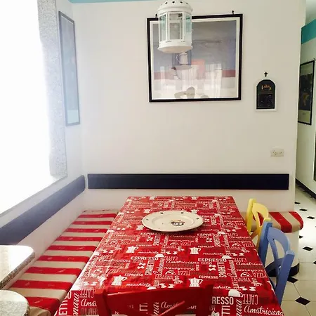 Casa Mara - A 50 Metri Dal Mare Apartamento *